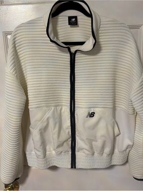 New Balance Women’s White Quilted Full-Zip Pickleball Tennis Walking Jacket Lg